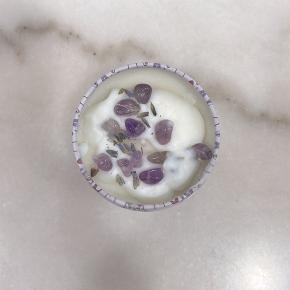 Lavender Soy Candle Tin with Amethyst Crystals - Picture 5 of 6
